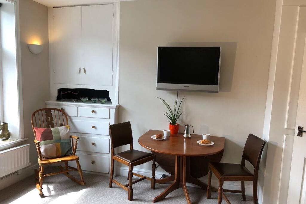 Stylish Studio Gem In The Heart Of Hebden Hebden Bridge Eksteriør billede
